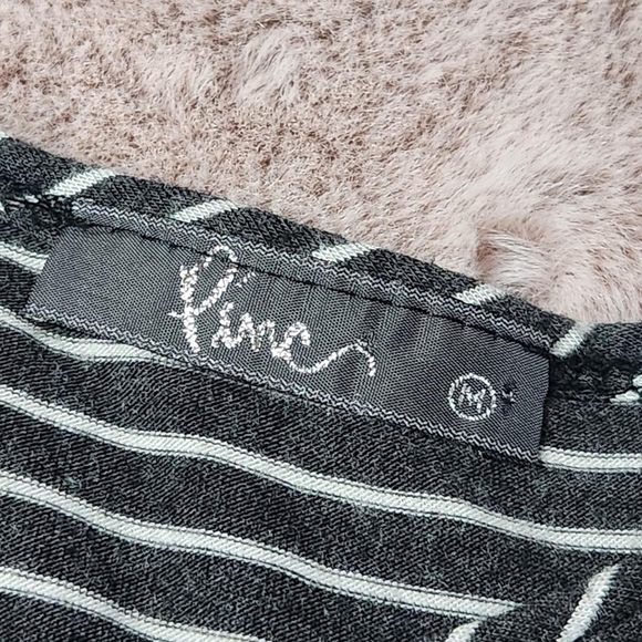 Black and White Stripped Dress - Picture 3 of 3